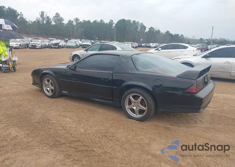 1991 Chevrolet Camaro Z28 z USA, uszkodzony, nr VIN 1G1FP23F7ML173433